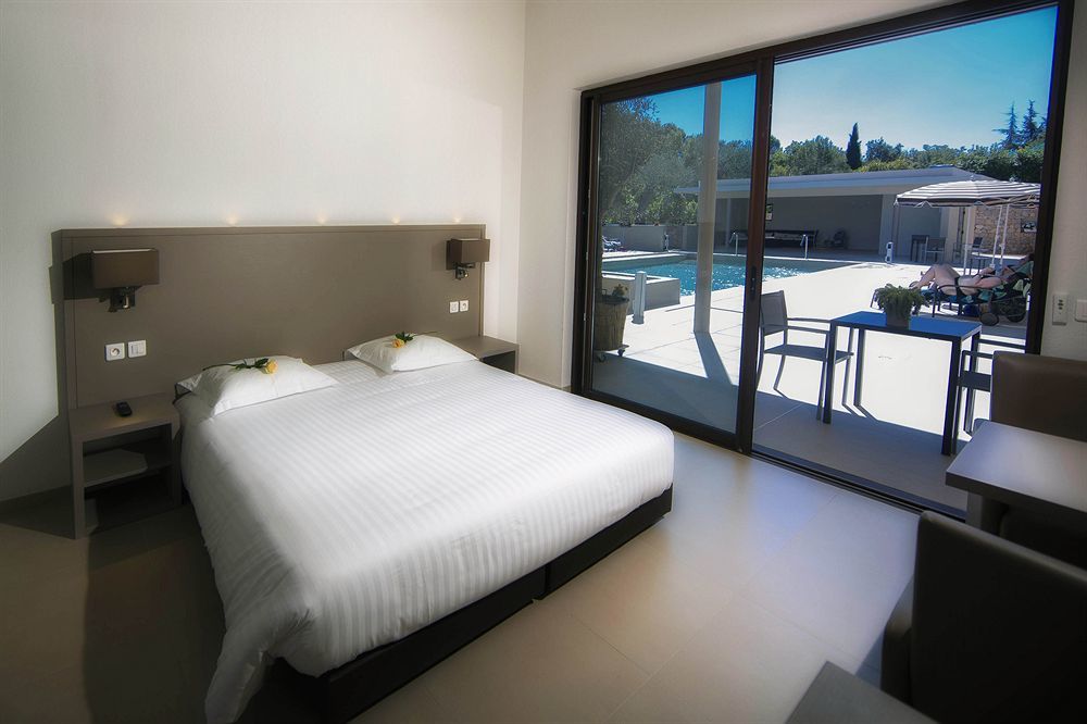 Seventeen Hotel Valbonne Ngoại thất bức ảnh