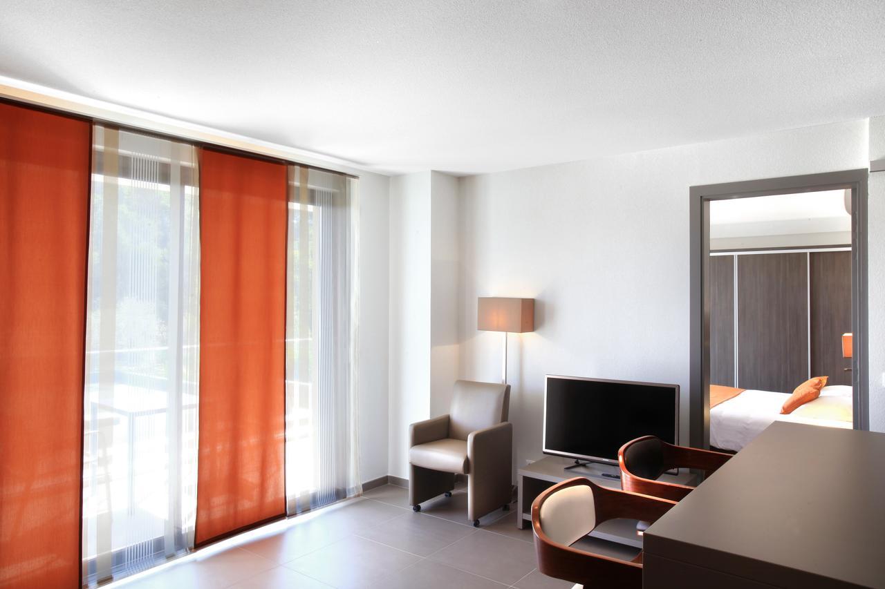 Seventeen Hotel Valbonne Ngoại thất bức ảnh