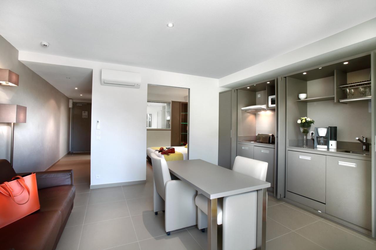 Seventeen Hotel Valbonne Ngoại thất bức ảnh