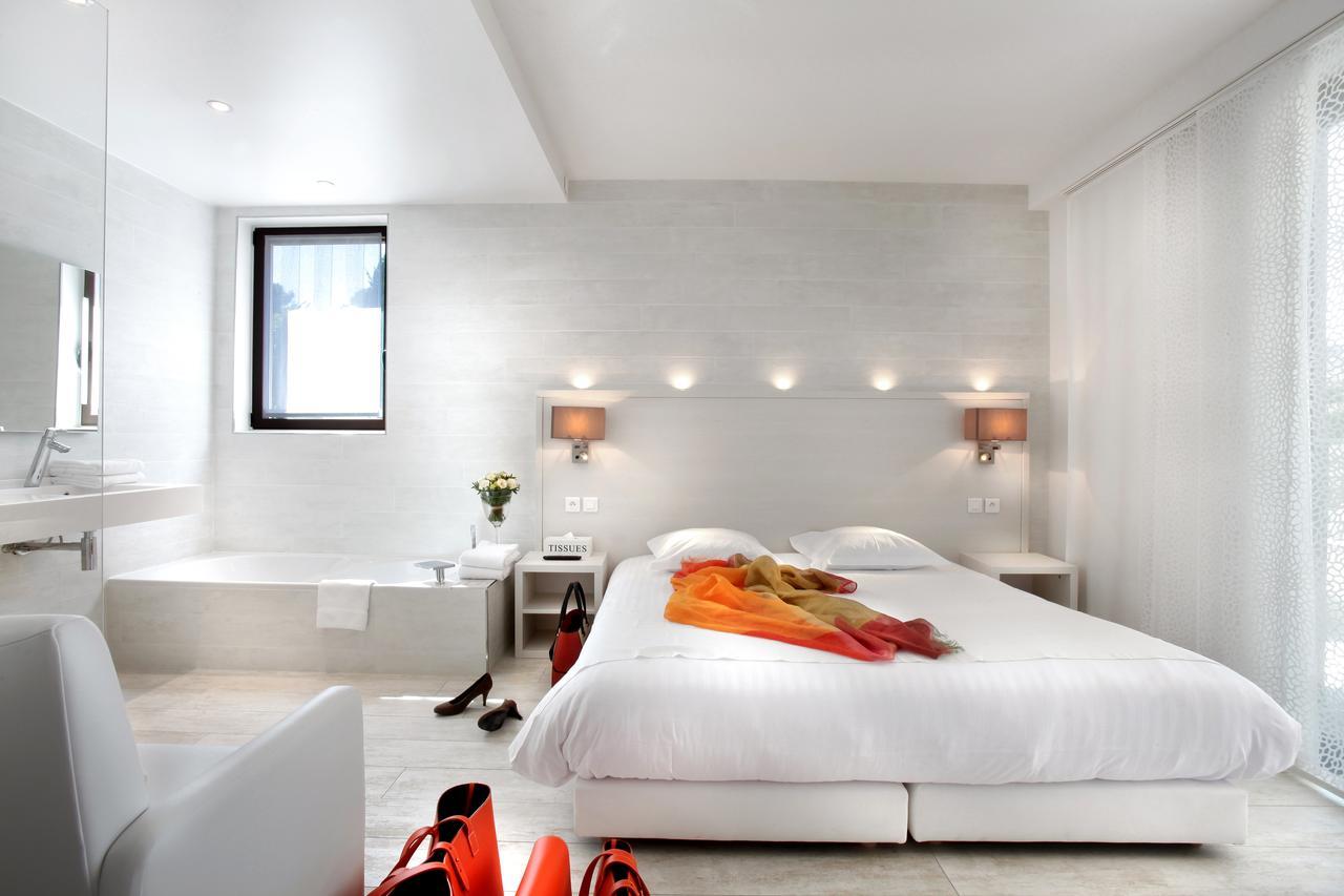Seventeen Hotel Valbonne Ngoại thất bức ảnh