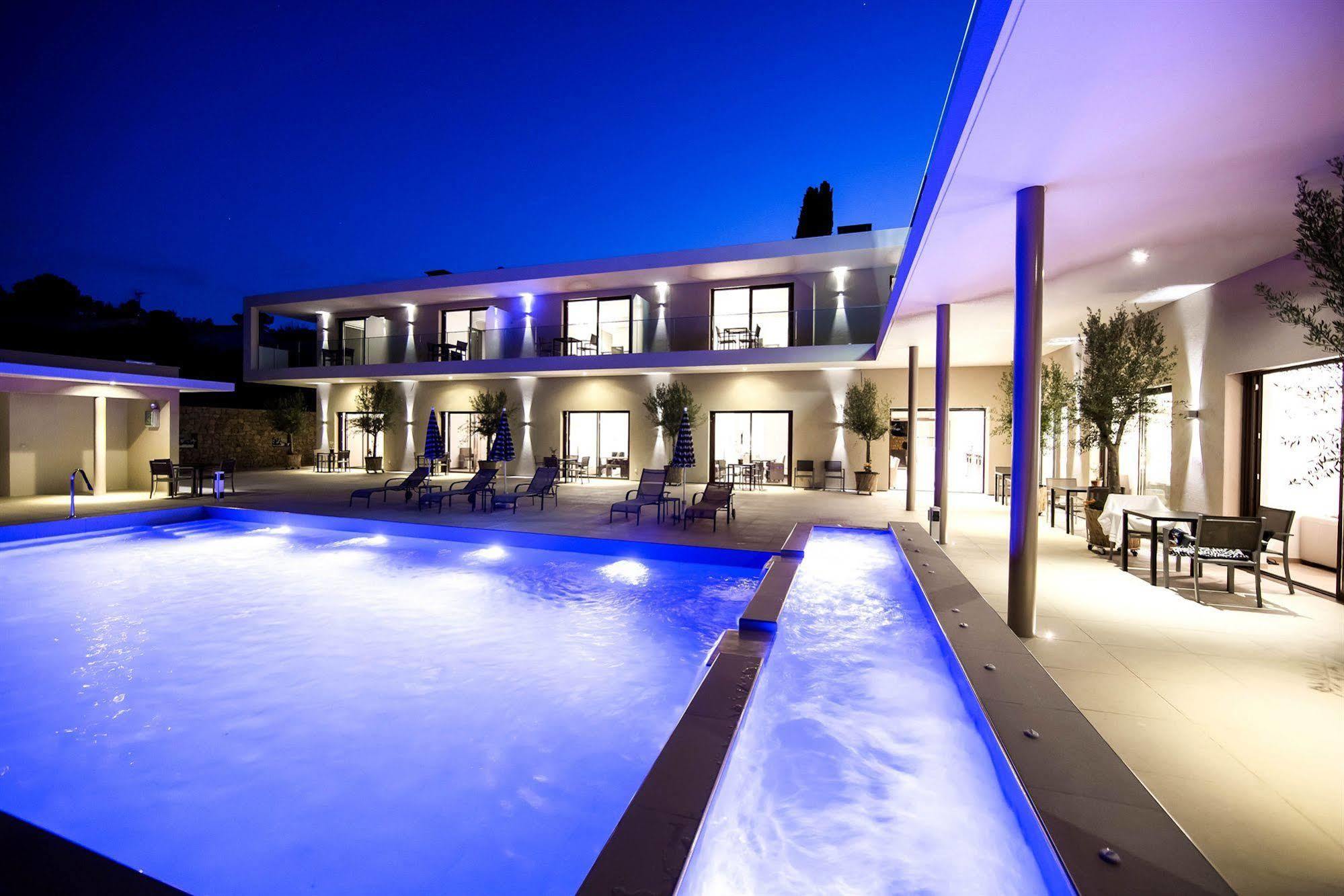 Seventeen Hotel Valbonne Ngoại thất bức ảnh