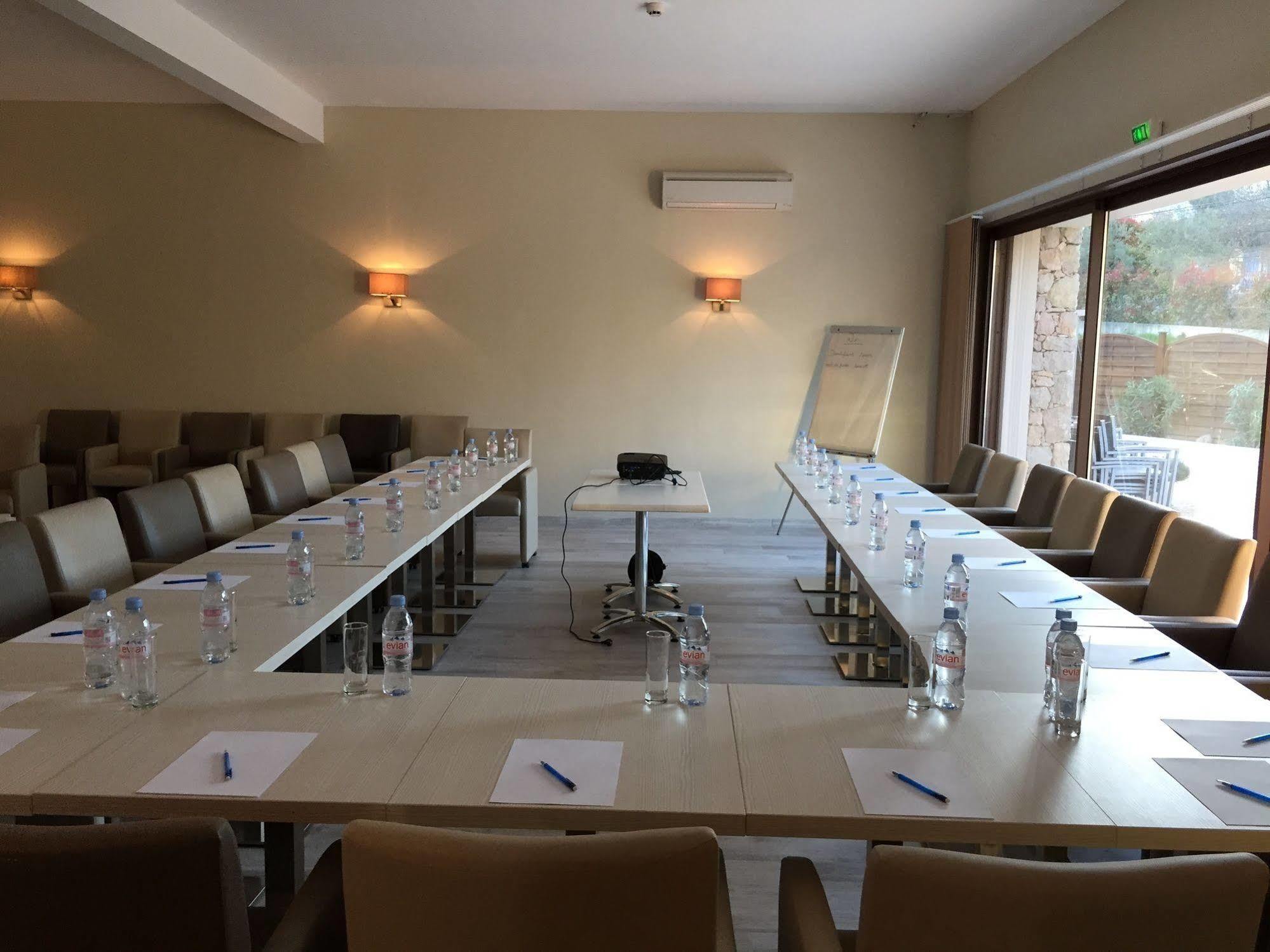 Seventeen Hotel Valbonne Ngoại thất bức ảnh