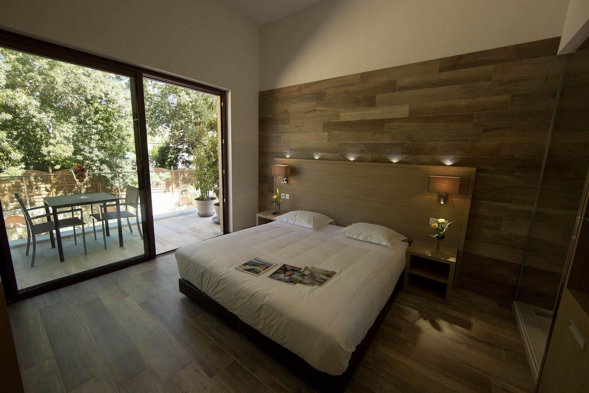 Seventeen Hotel Valbonne Ngoại thất bức ảnh