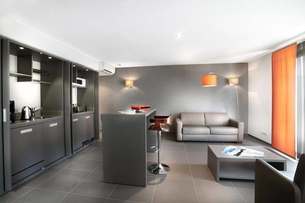 Seventeen Hotel Valbonne Ngoại thất bức ảnh