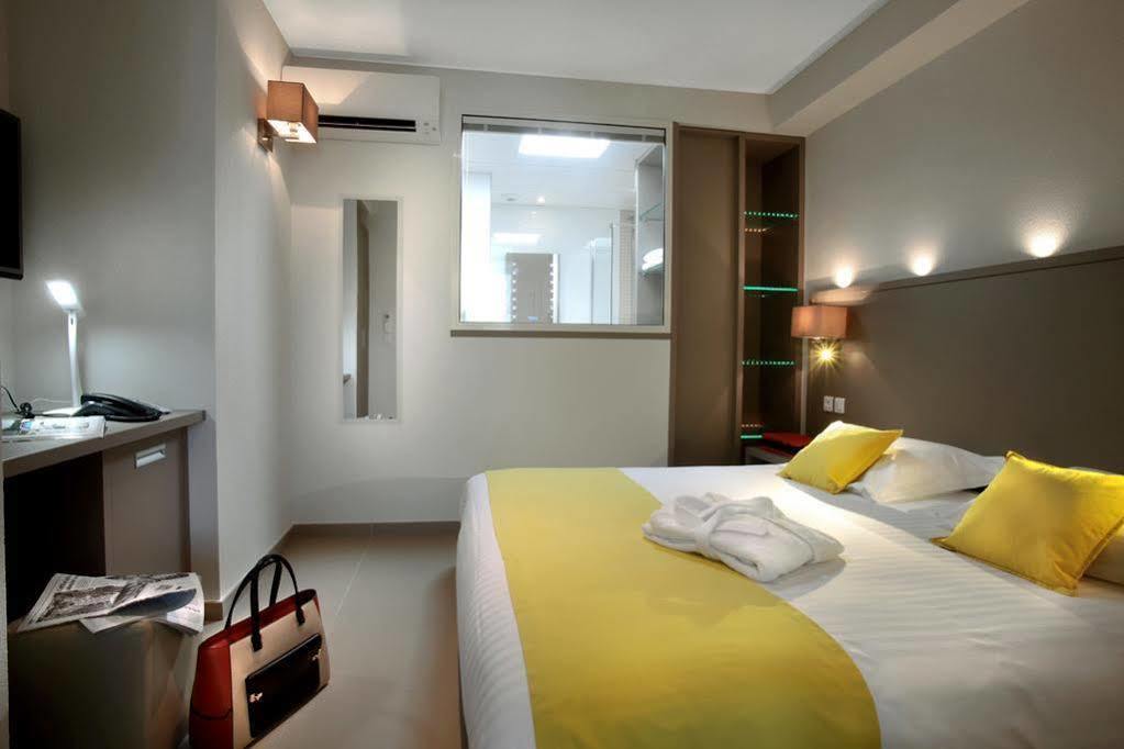 Seventeen Hotel Valbonne Ngoại thất bức ảnh